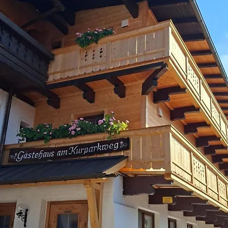 Gaestehaus Am Kurparkweg, Fruehstueckspension 게스트하우스 라이트임윙클